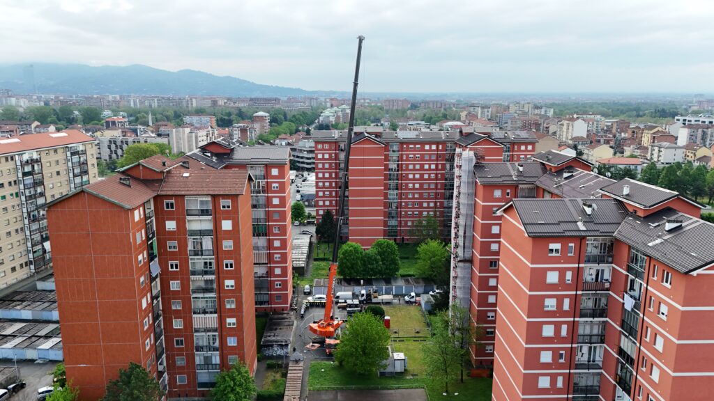 Torino: rimozione delle ciminiere da un complesso condominiale