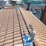 Dettaglio del punto di ancoraggio della linea vita installato sulla copertura.
