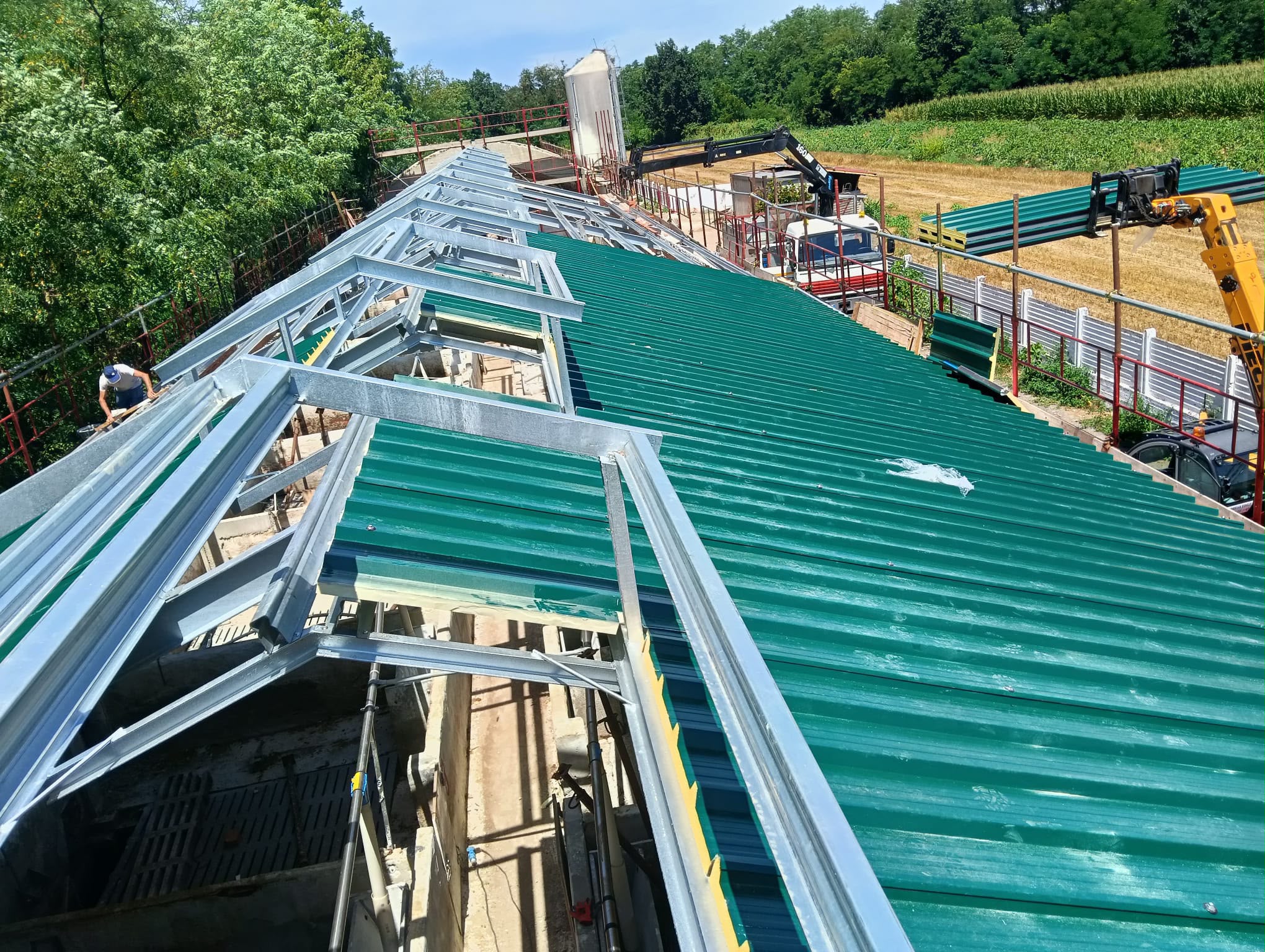 🚧 Cantiere in corso – Santena 🏗️La struttura in ferro è stata completata e i lavori proseguono con la realizzazione dei tamponamenti e la chiusura della copertura.
