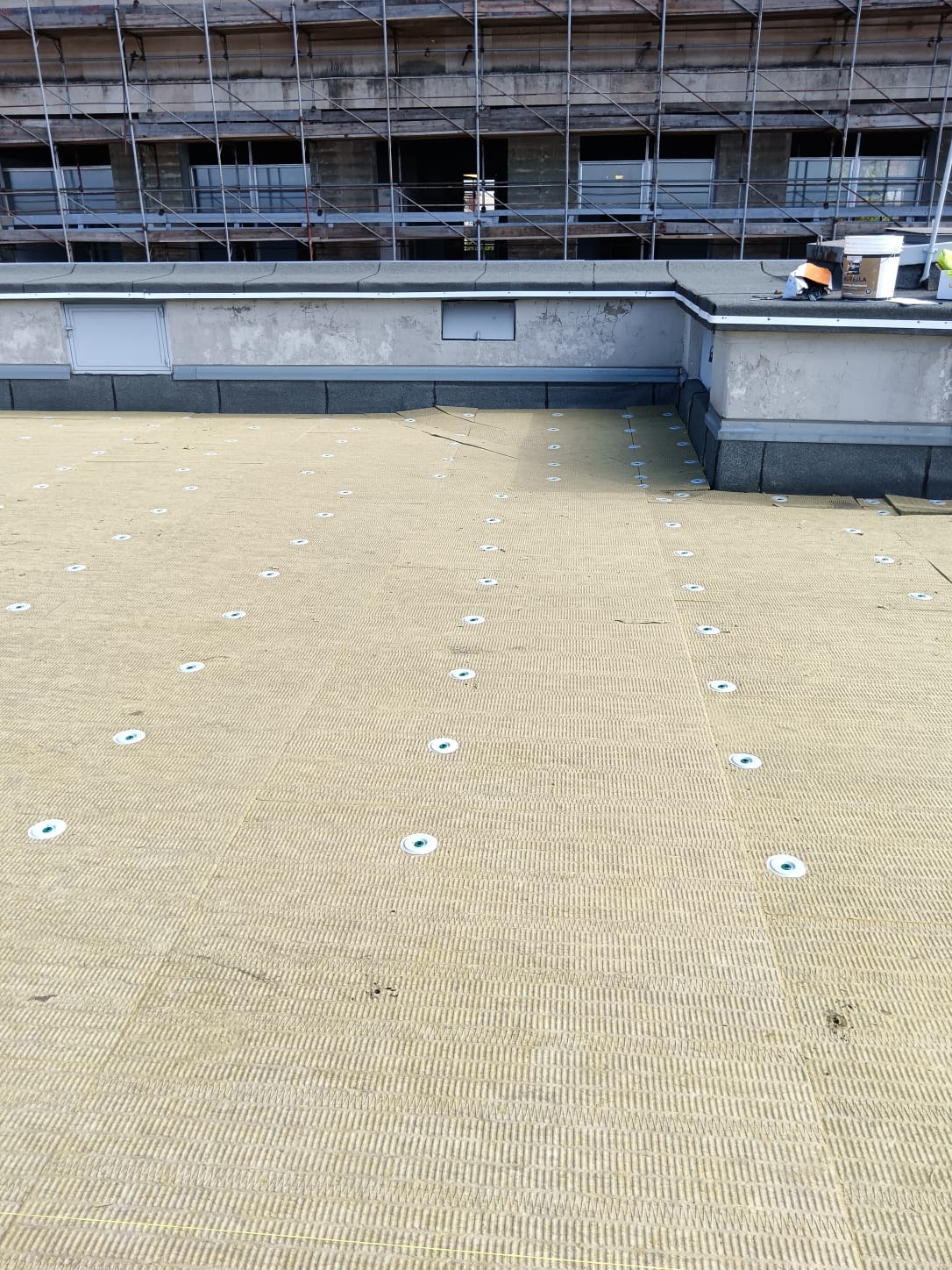 Posa Isolamento Termico e Impermeabilizzazione di una Copertura Piana a Torino